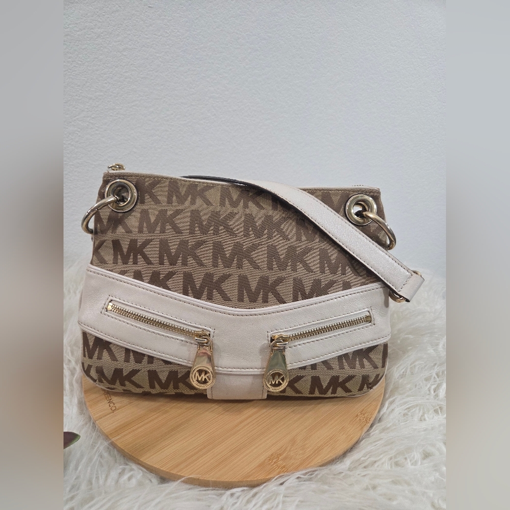 MICHAEL KORS Signature Monogram Brown Canvas White Leather Medium Shoulder Bag